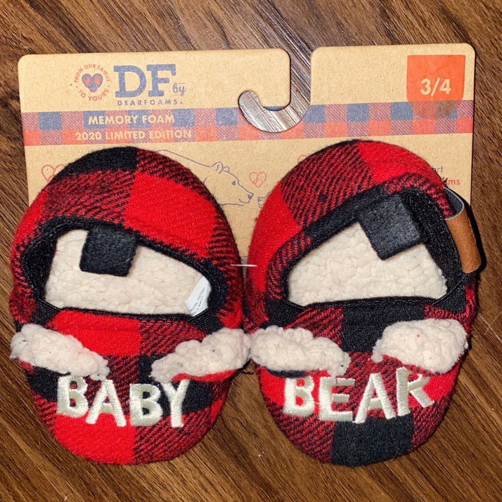 NWT Dream foam “baby bear” slippers